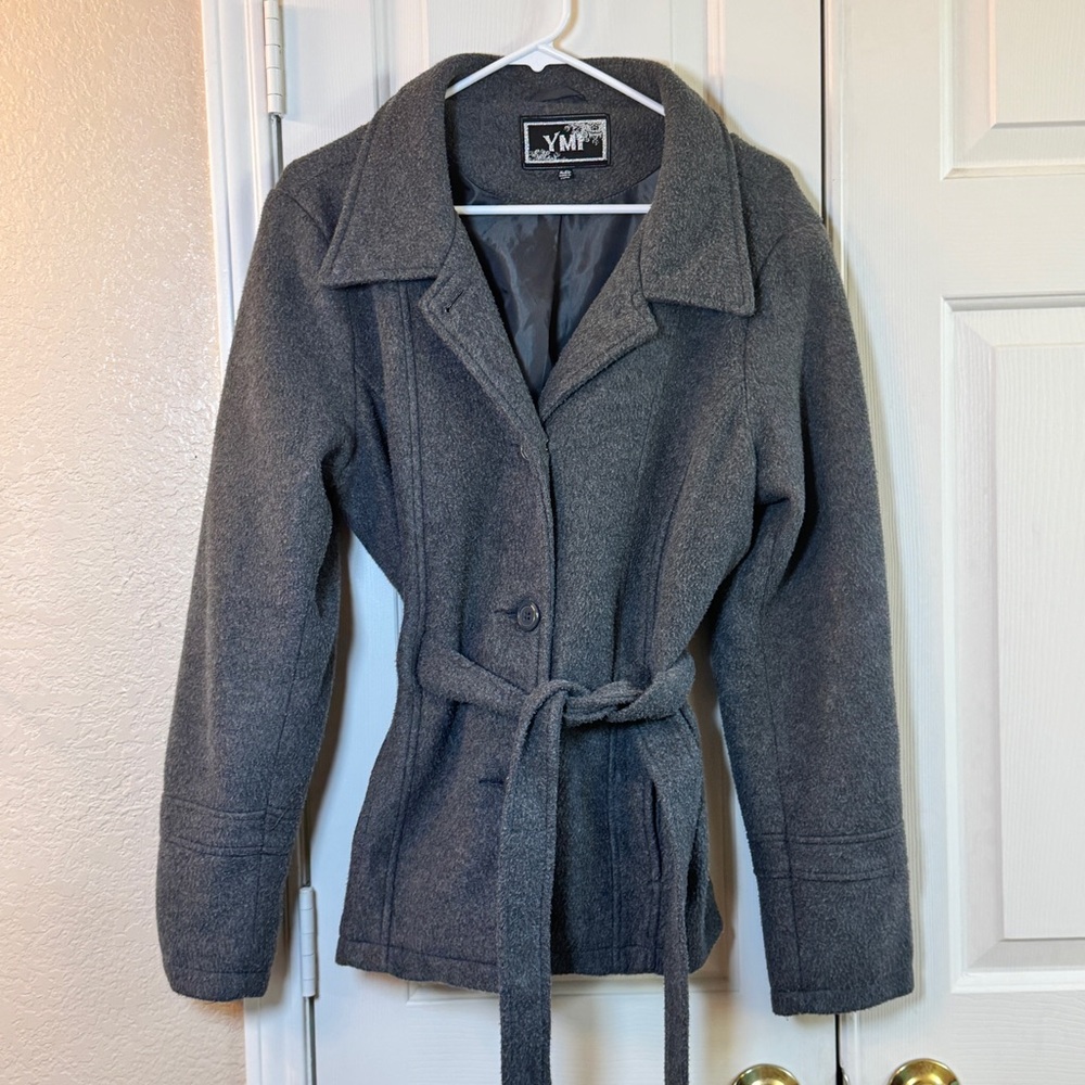 YMI Grey Belted Waist Women’s Coat/Jacket with‎ Pockets Button Closure Size XL